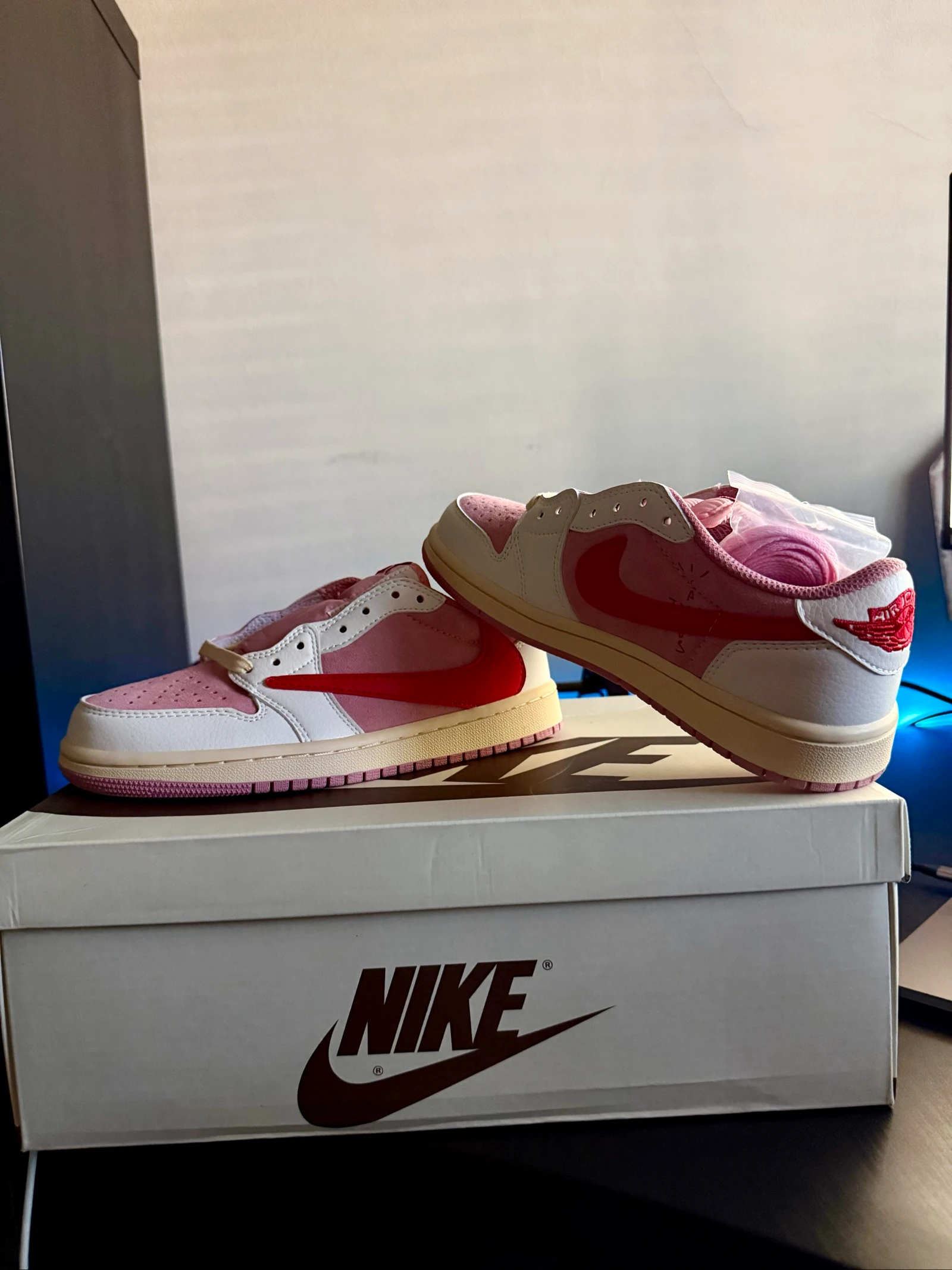 Nike Air Jordan 1 Low x Travis Scott Roze – Maat 37,5 (Nieuw) – photo 3